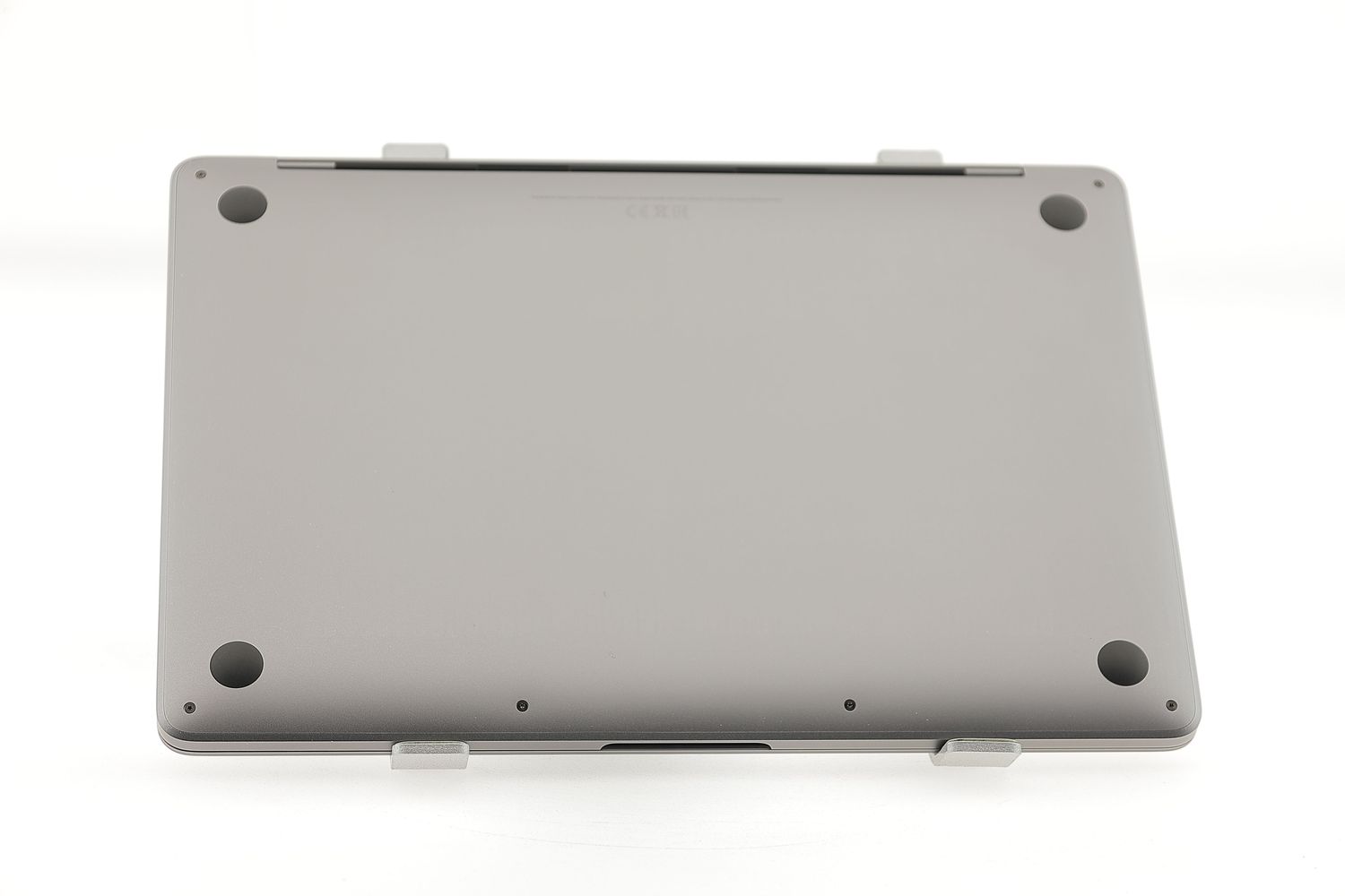 Apple MacBook Pro 13″ 2022, M2 8 Cores, 8 GB, 10 core GPU 512 GB Space Gray - Отлично