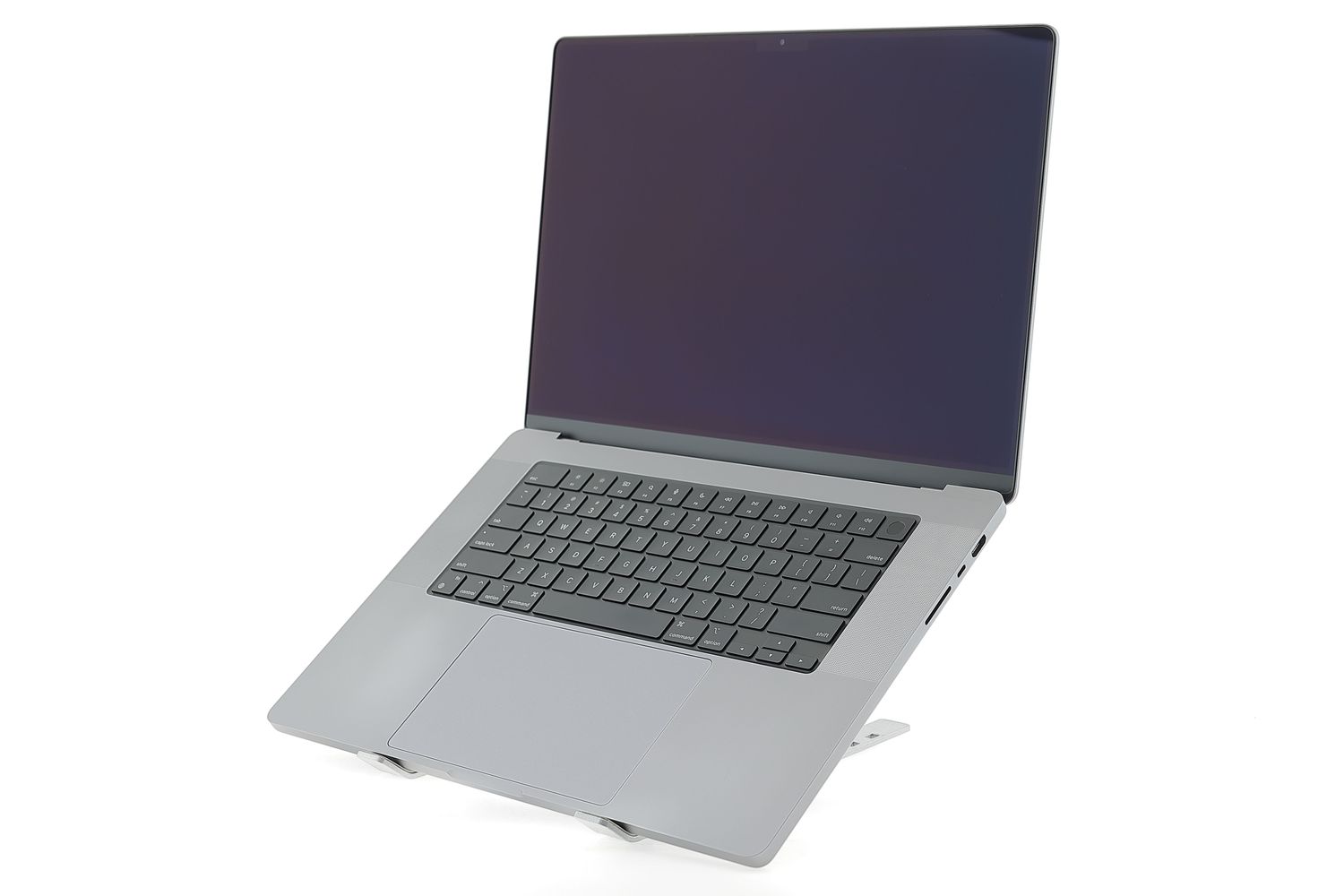 Apple MacBook Pro 16″ 2021, M1 Pro 10 Cores, 16 GB, 16 core GPU 512 GB Space Gray - Kiváló