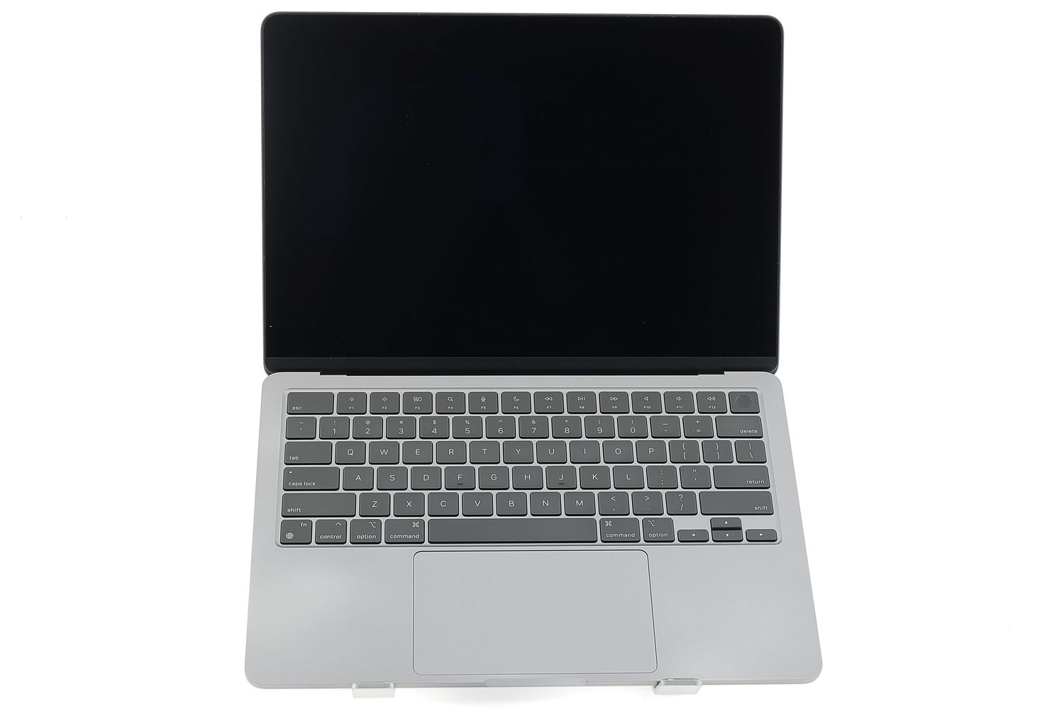 Apple MacBook Air 13″ 2022, M2 8 Cores, 16 GB, 10 core GPU 1 TB Space Gray - Много добро