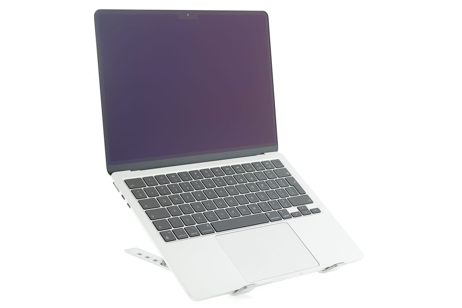 Apple MacBook Air 13″ 2024, M3 8 Cores, 8 GB, 8 core GPU 256 GB Silver - Újszerű