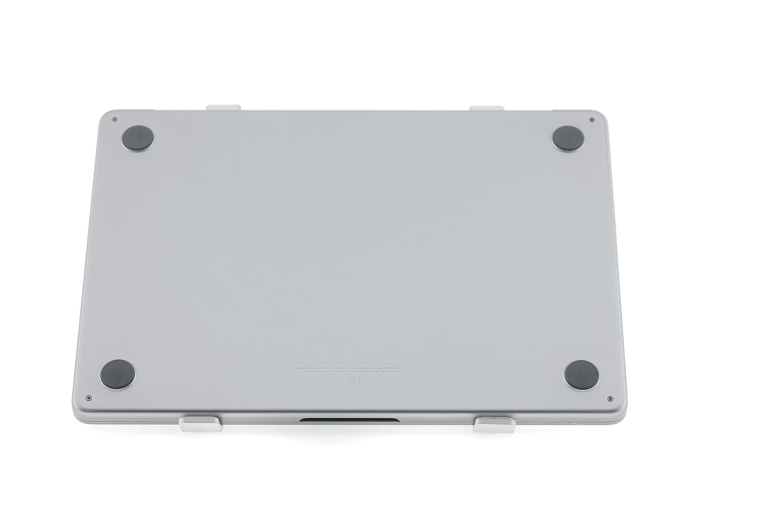 Apple MacBook Air 13″ 2022, M2 8 Cores, 16 GB, 10 core GPU 256 GB Space Gray - Kiváló