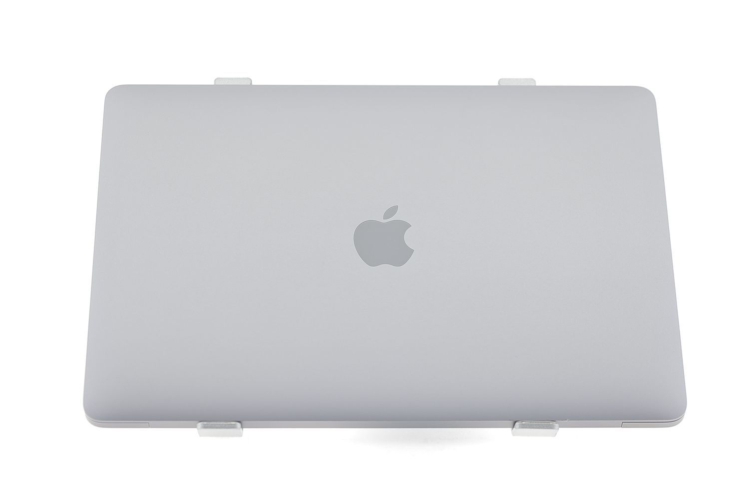 Apple MacBook Pro 13″ 2020, M1 8 Cores, 8 GB, 8 core GPU 512 GB Space Gray - Много добро