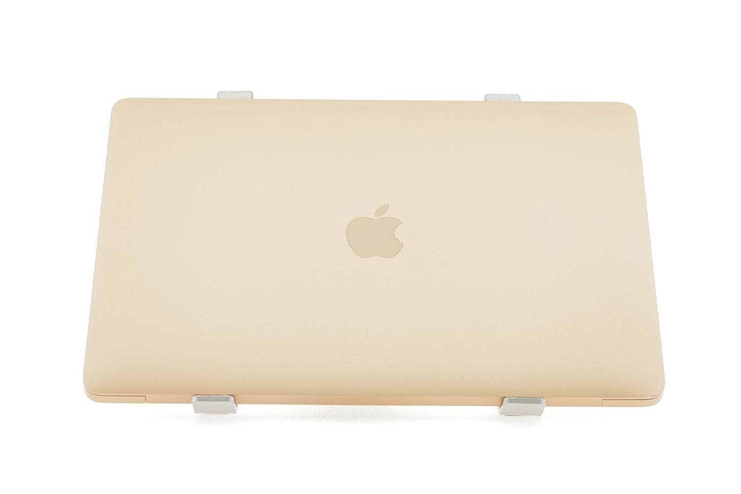 Apple MacBook Air 13″ 2020, i3 1.1 GHz, 8 GB, Intel Iris Plus 256 GB Gold - Foarte bun