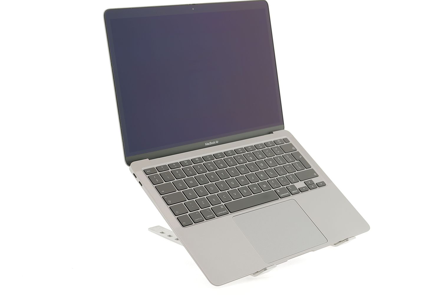 Apple MacBook Air 13″ 2020, i3 1.1 GHz, 8 GB, Intel Iris Plus 256 GB Space Gray - Foarte bun