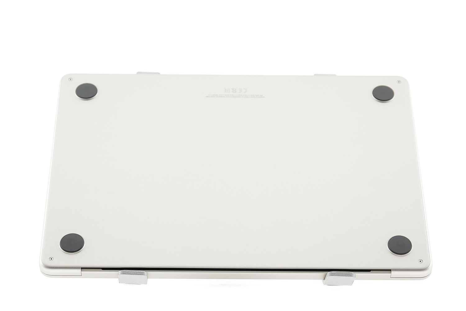 Apple MacBook Air 13″ 2022, M2 8 Cores, 8 GB, 8 core GPU 256 GB Starlight - Като нов