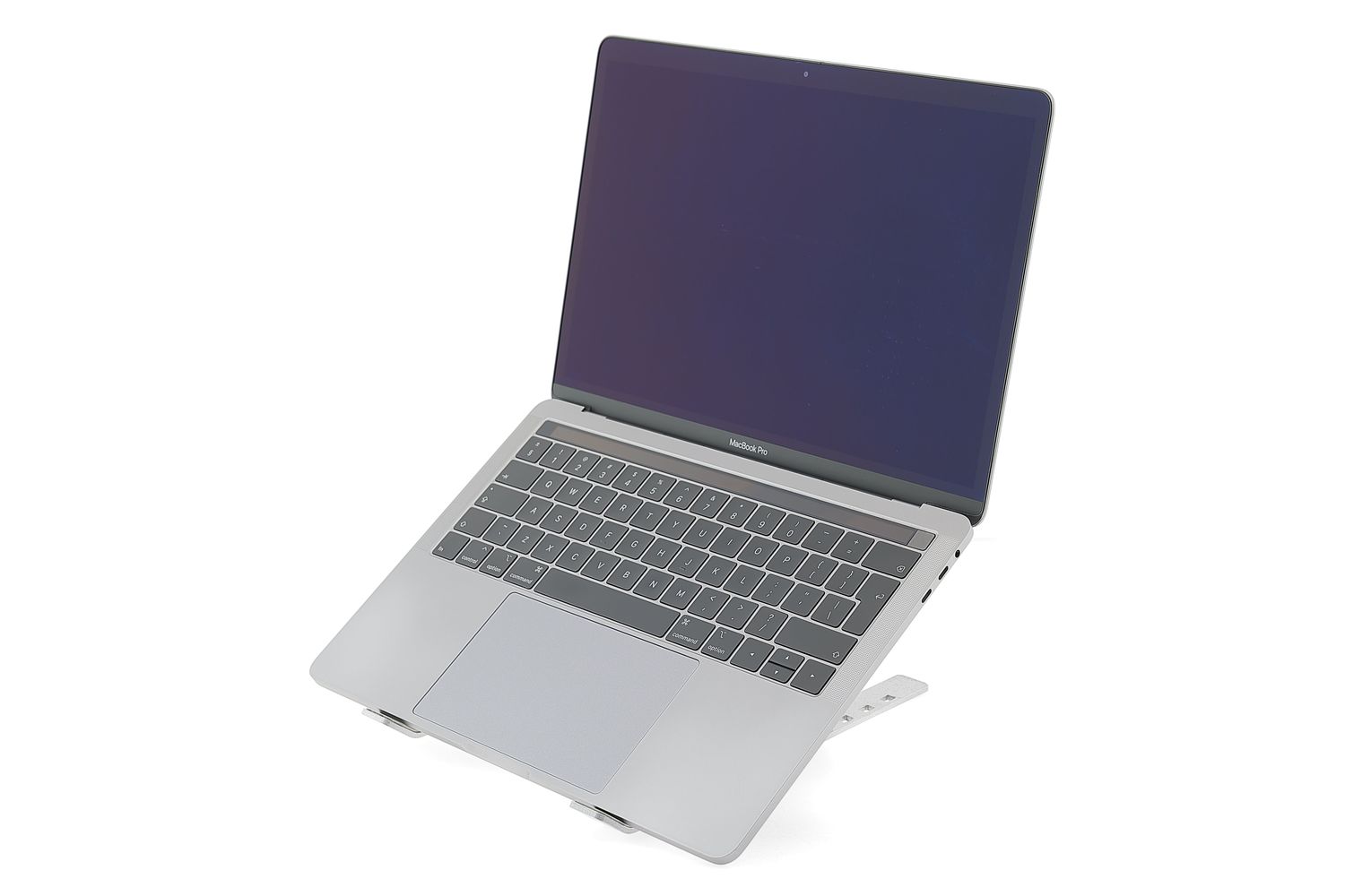Apple MacBook Pro 13″ Touch Bar 2019, i7 2.8 GHz, 16 GB, Intel Iris Plus Graphics 655 256 GB Space Gray - Excelent