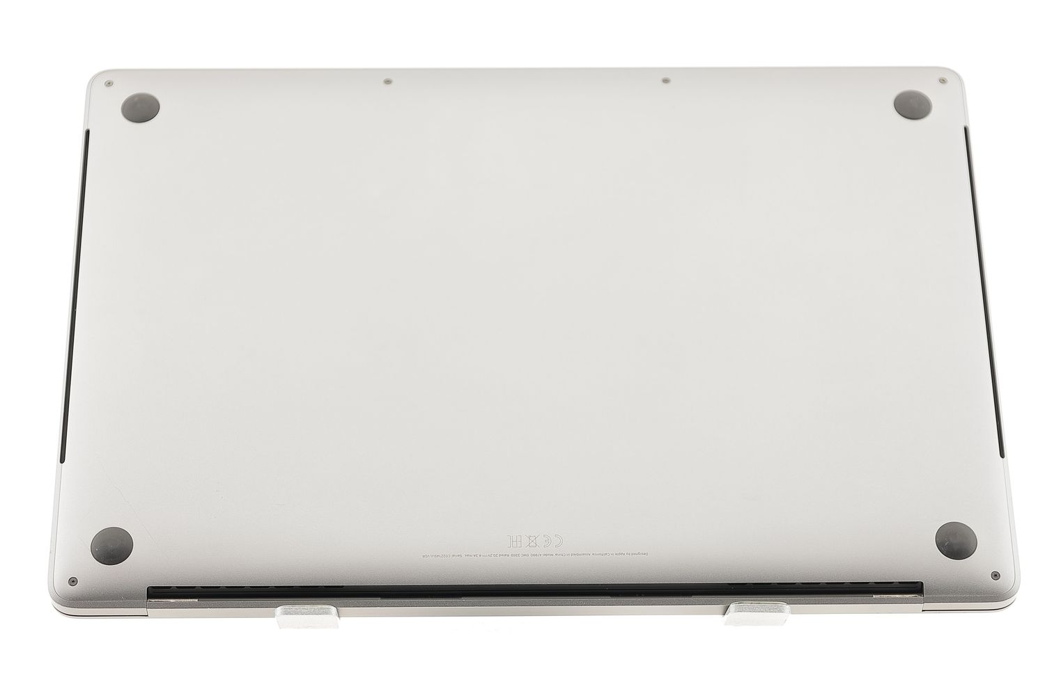 Apple MacBook Pro 15″ Touch Bar 2019, i9 2.3 GHz, 32 GB, AMD Radeon Pro 560X 1 TB Space Gray - Отлично