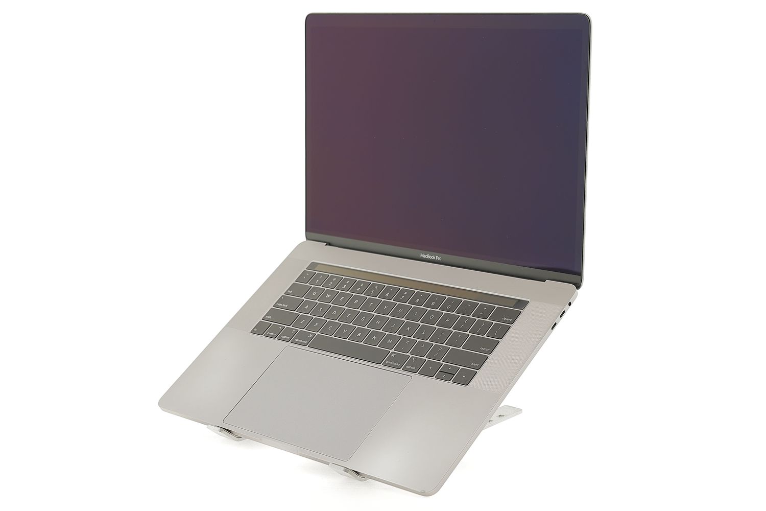 Apple MacBook Pro 15″ Touch Bar 2018, i9 2.9 GHz, 32 GB, AMD Radeon Pro 555X 512 GB Space Gray - Kiváló