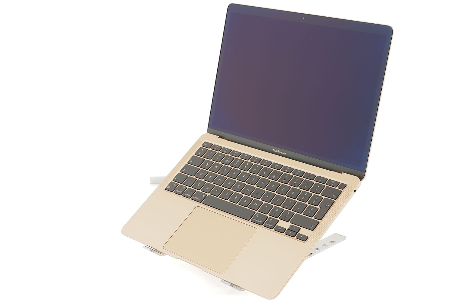 Apple MacBook Air 13″ 2020, M1 8 Cores, 8 GB, 7 core GPU 256 GB Gold - Jó