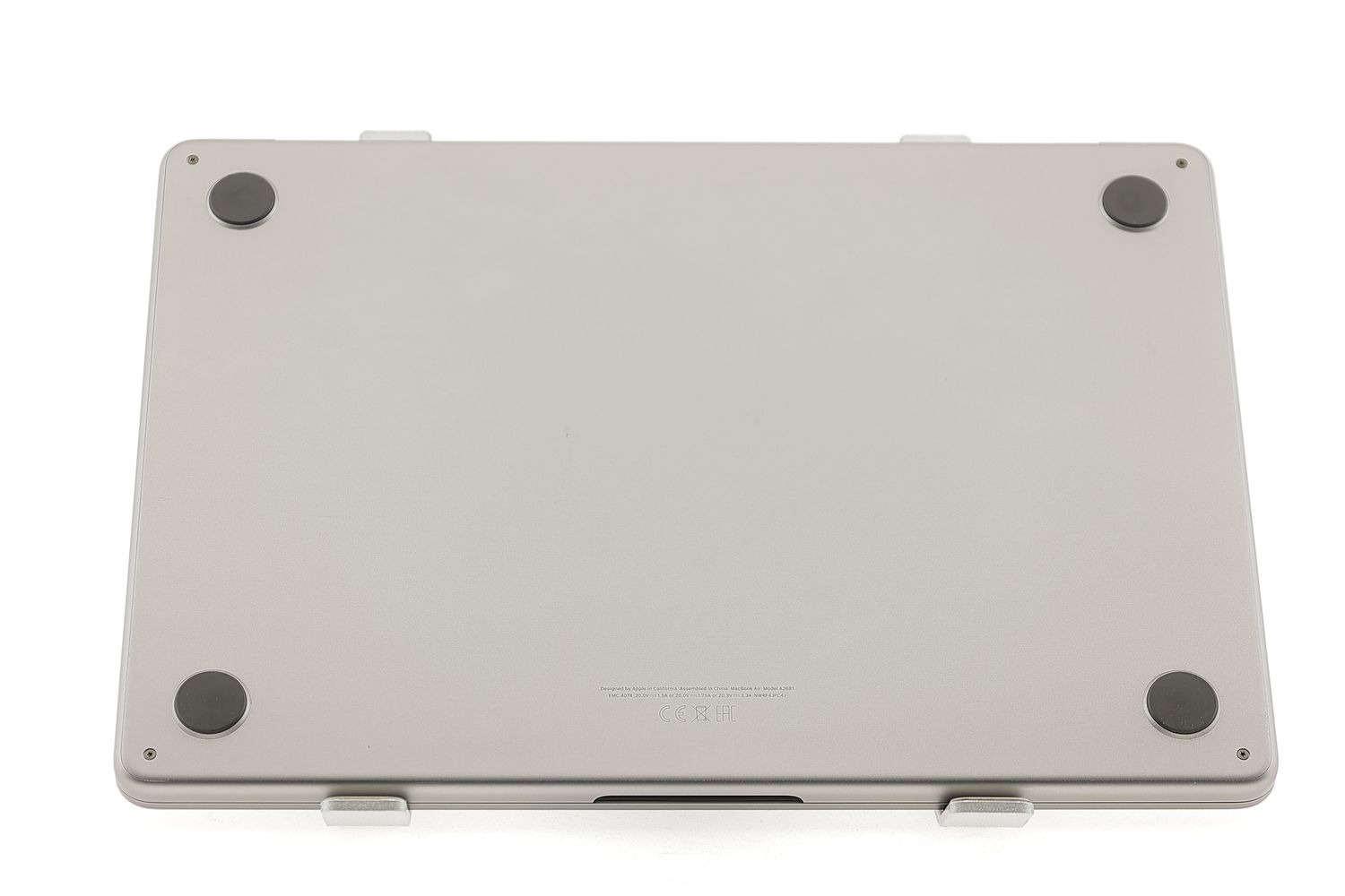 Apple MacBook Air 13″ 2022, M2 8 Cores, 8 GB, 8 core GPU 256 GB Space Gray - Nagyon jó