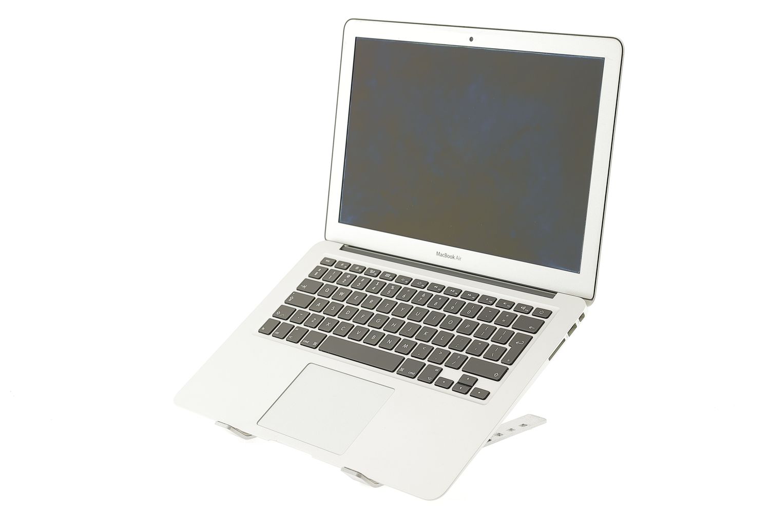 Apple MacBook Air 13″ 2017, i5 1.8 GHz, 8 GB, HD Graphics 6000 128 GB Silver - Foarte bun