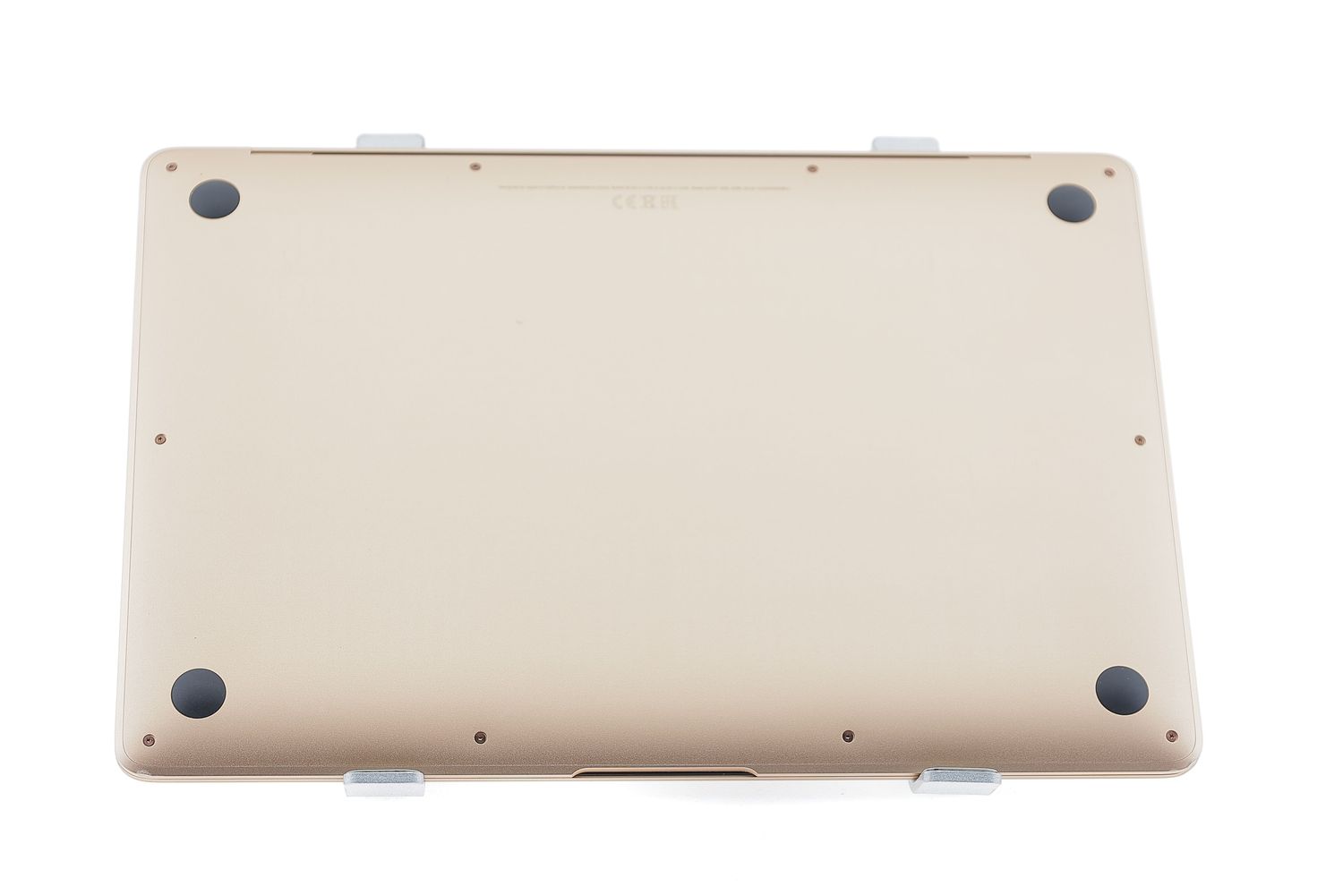 Apple MacBook Air 13″ 2020, M1 8 Cores, 8 GB, 7 core GPU 256 GB Gold - Много добро