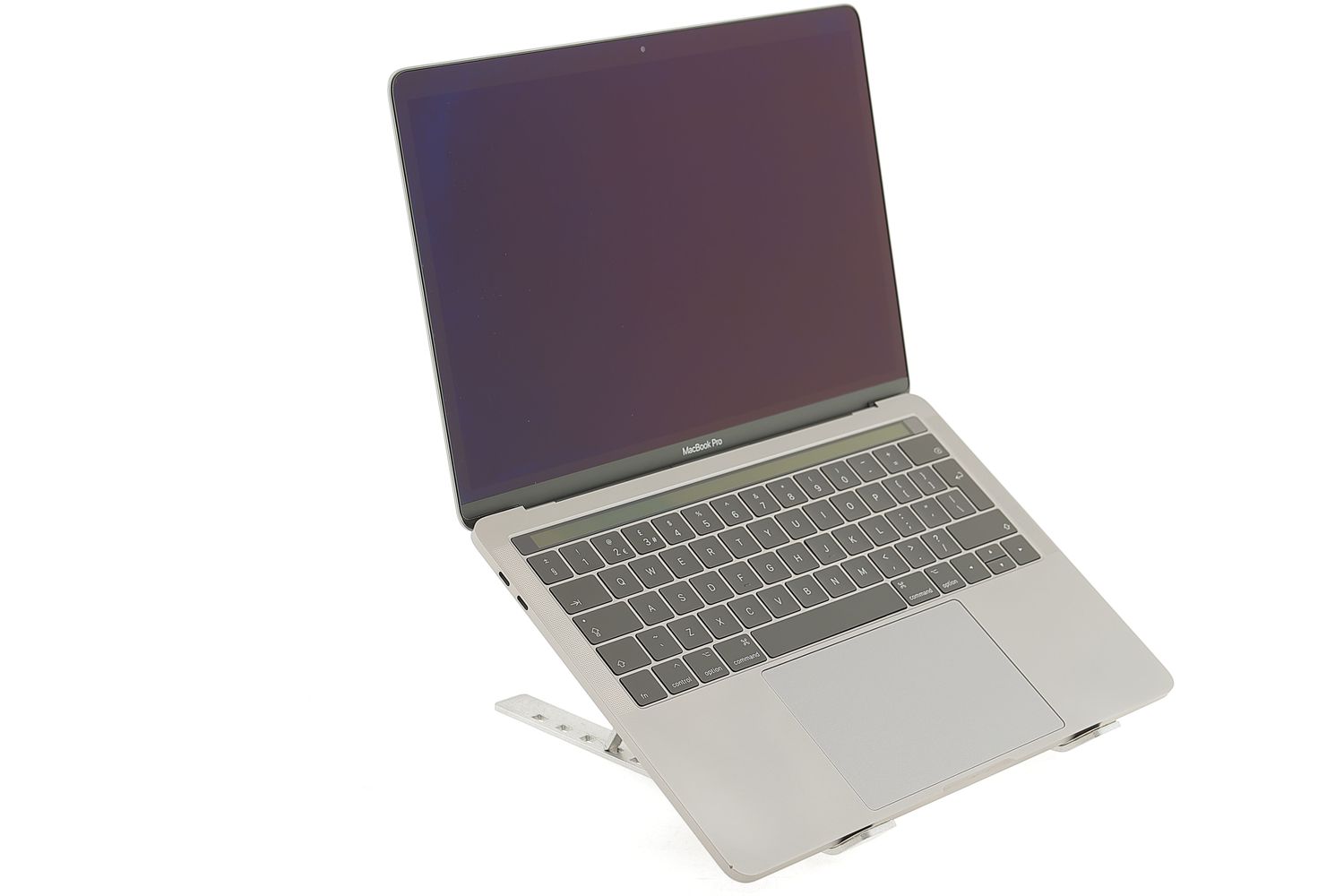 Apple MacBook Pro 13″ Touch Bar 2019, i5 1.4 GHz, 16 GB, Iris Plus Graphics 645 256 GB Space Gray - Nagyon jó