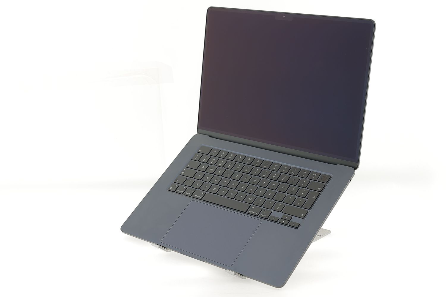 Apple MacBook Air 15″ 2023, M2 8 Cores, 8 GB, 10 core GPU 256 GB Midnight - Ca nou
