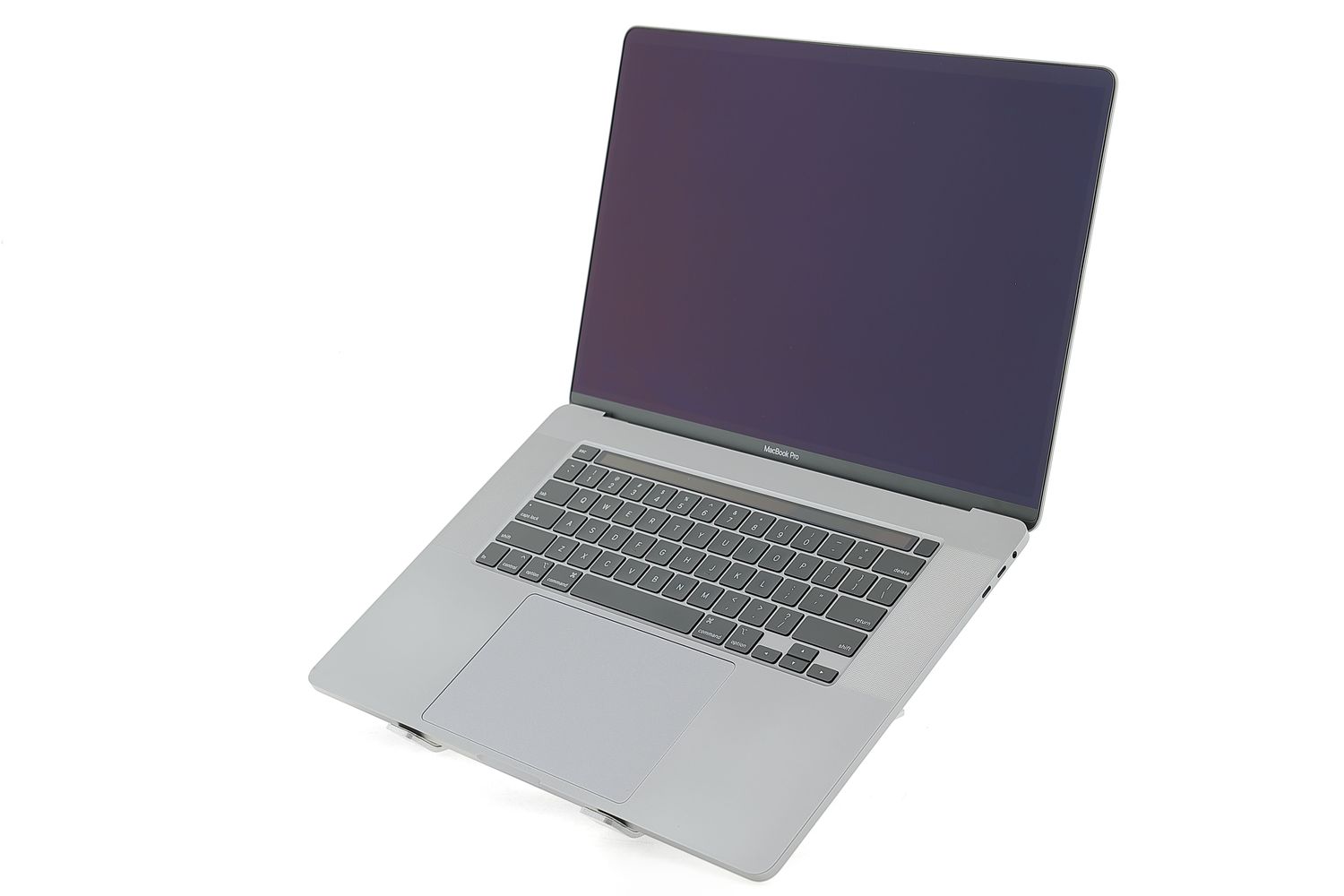 Apple MacBook Pro 16″ Touch Bar 2019, i9 2.4 GHz, 32 GB, AMD Radeon Pro 5500M 1 TB Space Gray - Nagyon jó