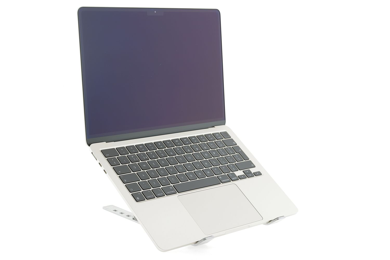Apple MacBook Air 13″ 2022, M2 8 Cores, 8 GB, 8 core GPU 256 GB Starlight - Като нов