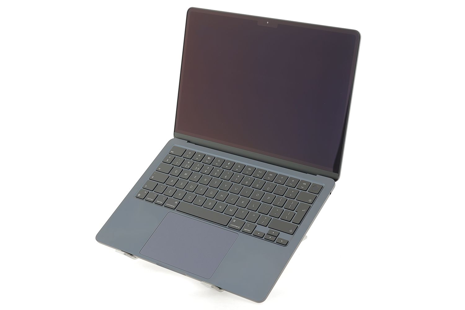 Apple MacBook Air 13″ 2024, M3 8 Cores, 8 GB, 8 core GPU 256 GB Midnight - Újszerű