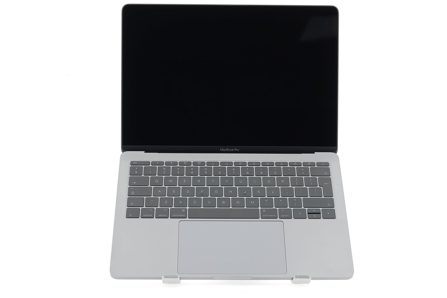 Apple MacBook Pro 13″ 2017, i5 2.3 GHz, 8 GB, Intel Iris Plus Graphics 640 256 GB Space Gray - Много добро