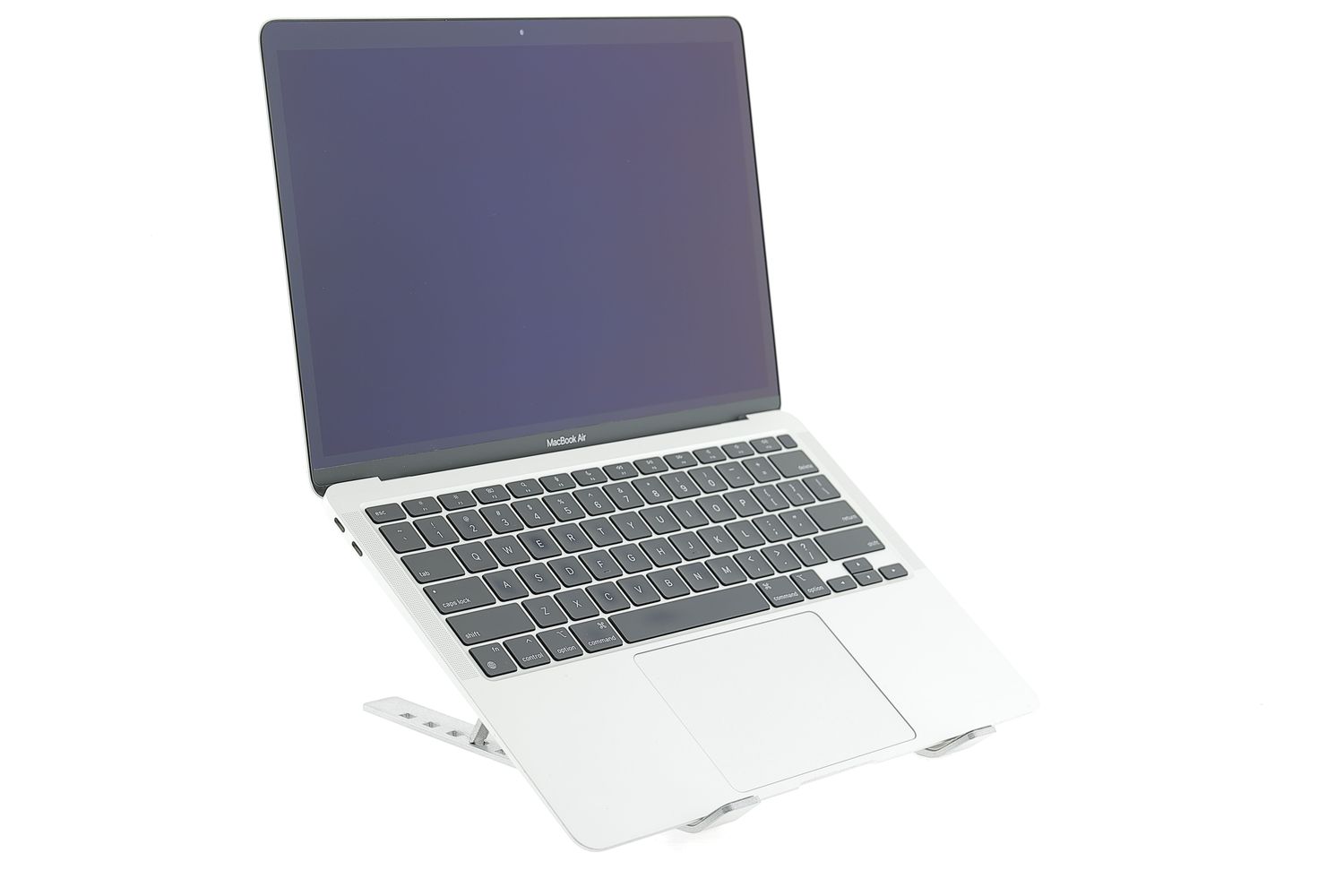 Apple MacBook Air 13″ 2020, M1 8 Cores, 8 GB, 7 core GPU 256 GB Silver - Excelent