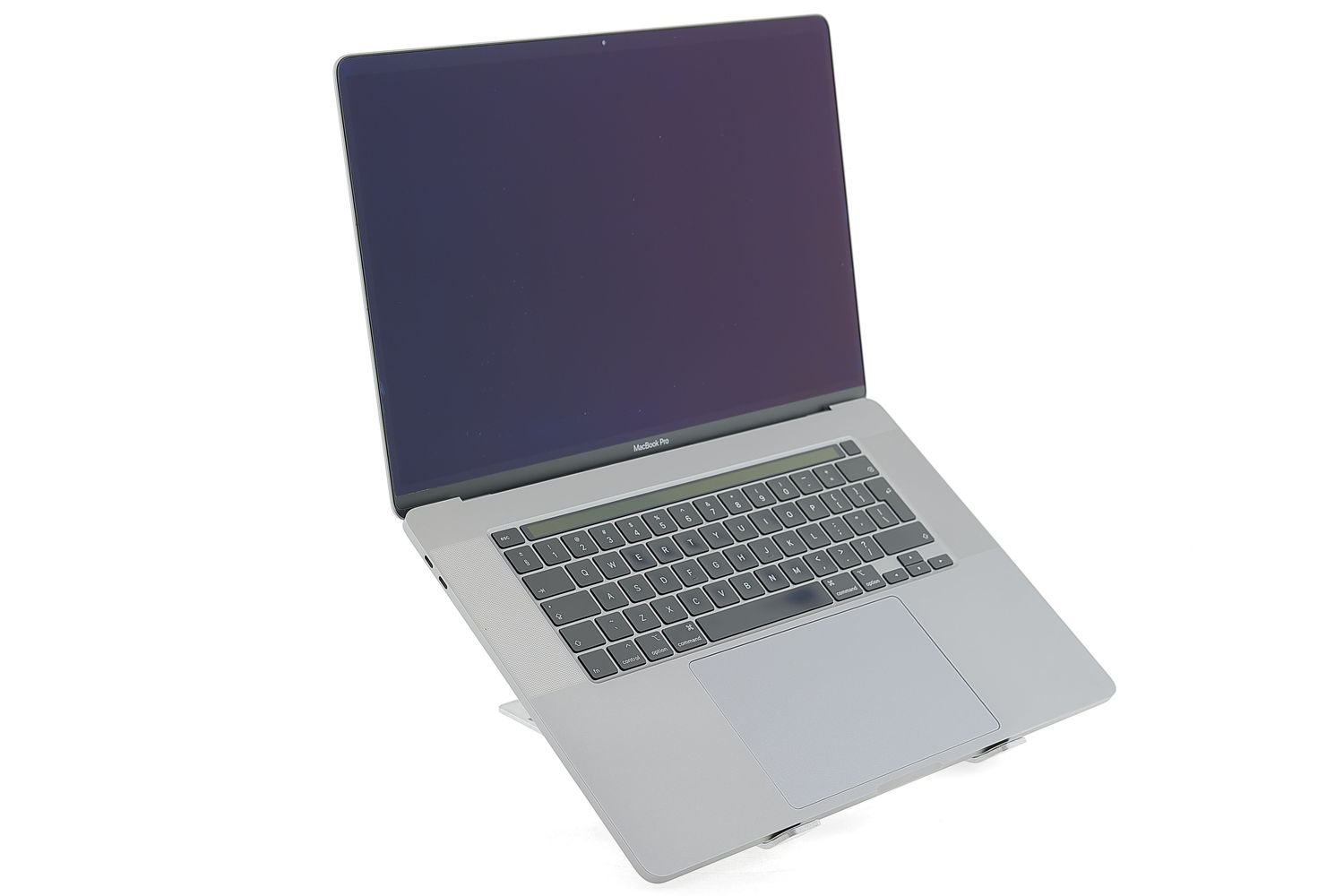 Apple MacBook Pro 16″ Touch Bar 2019, i9 2.4 GHz, 32 GB, AMD Radeon Pro 5300M 512 GB Space Gray - Excelent