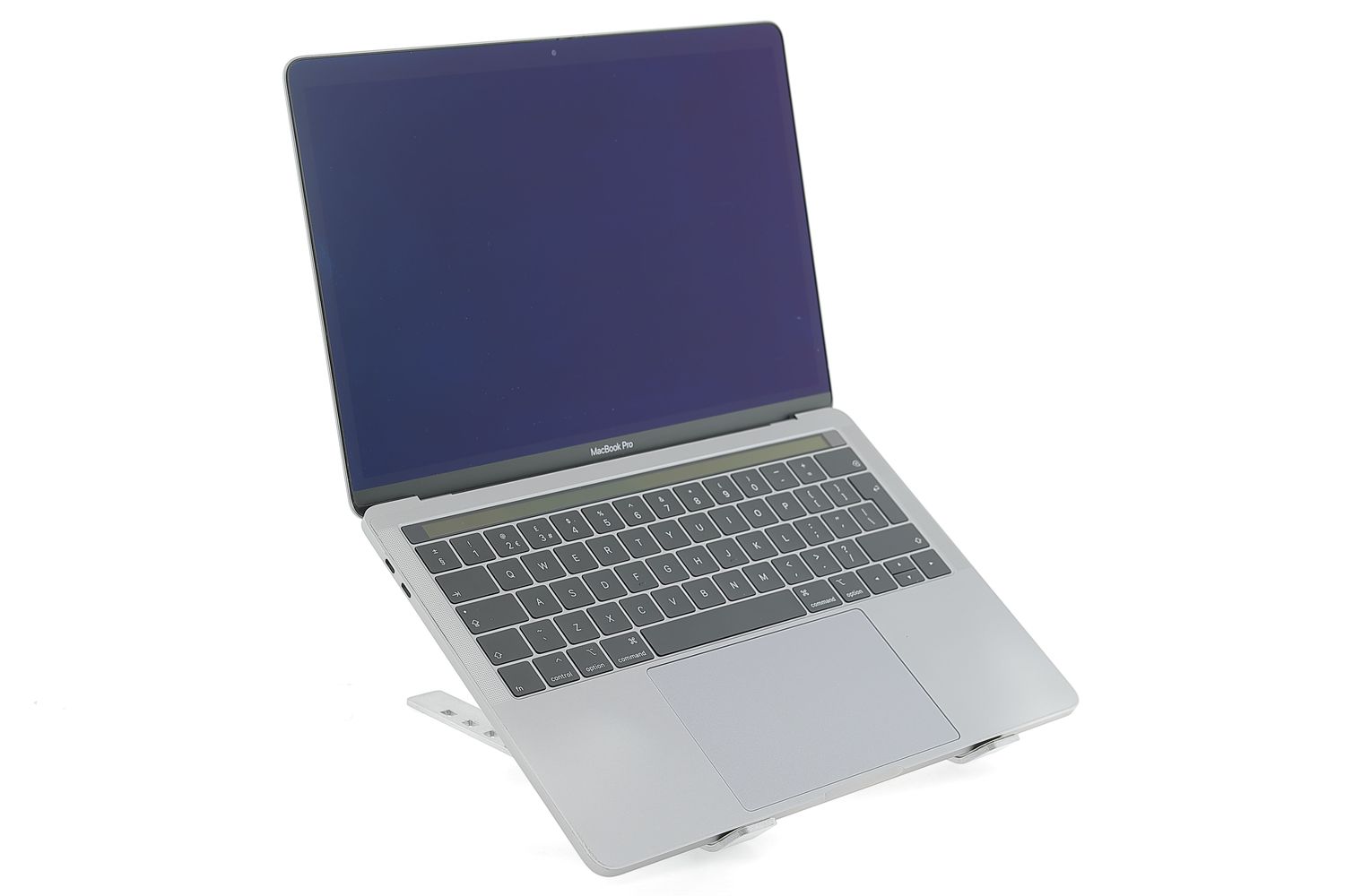 Apple MacBook Pro 13″ Touch Bar 2018, i5 2.3 GHz, 8 GB, Intel Iris Plus Graphics 655 256 GB Space Gray - Много добро