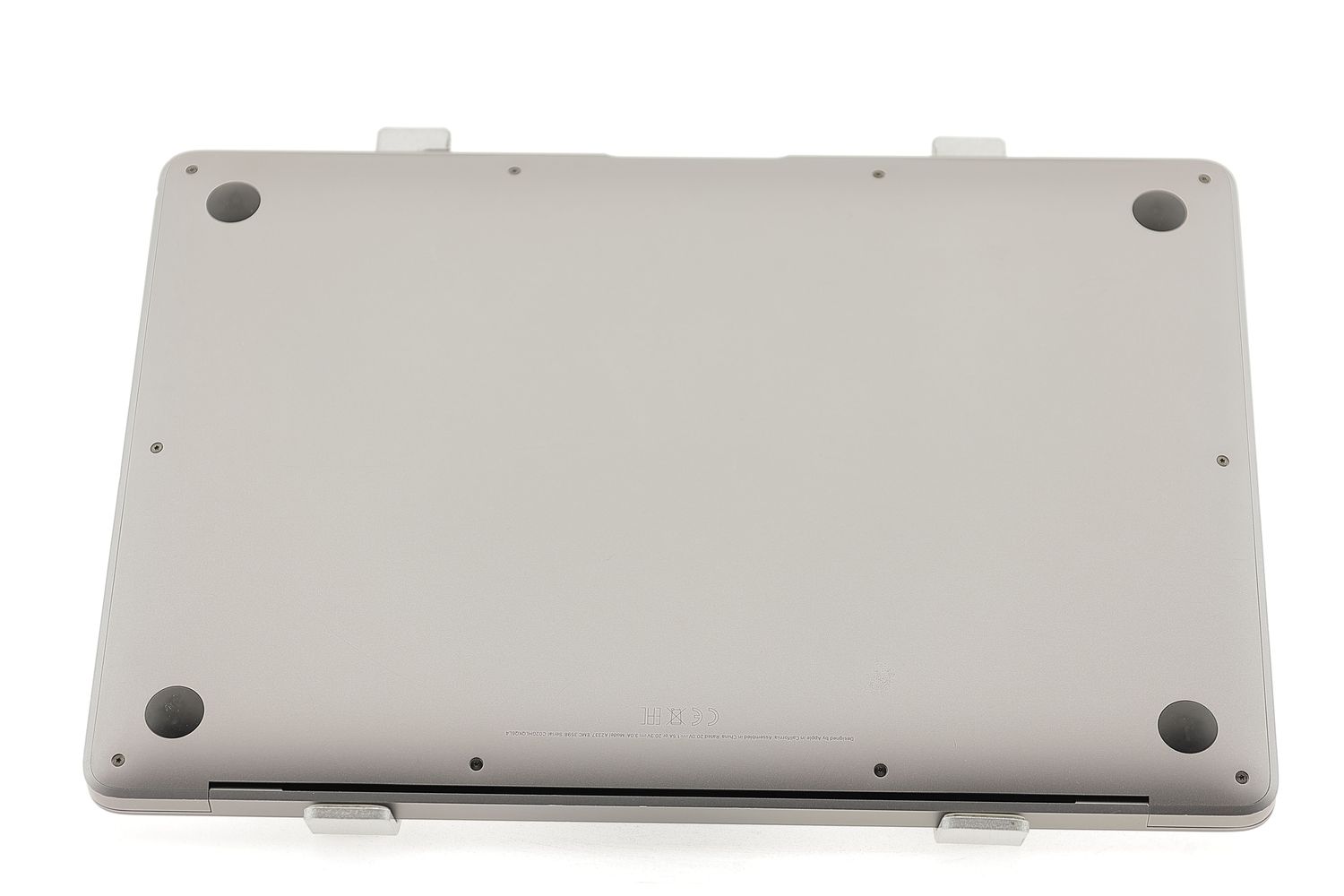 Apple MacBook Air 13″ 2020, M1 8 Cores, 8 GB, 7 core GPU 256 GB Space Gray - Много добро
