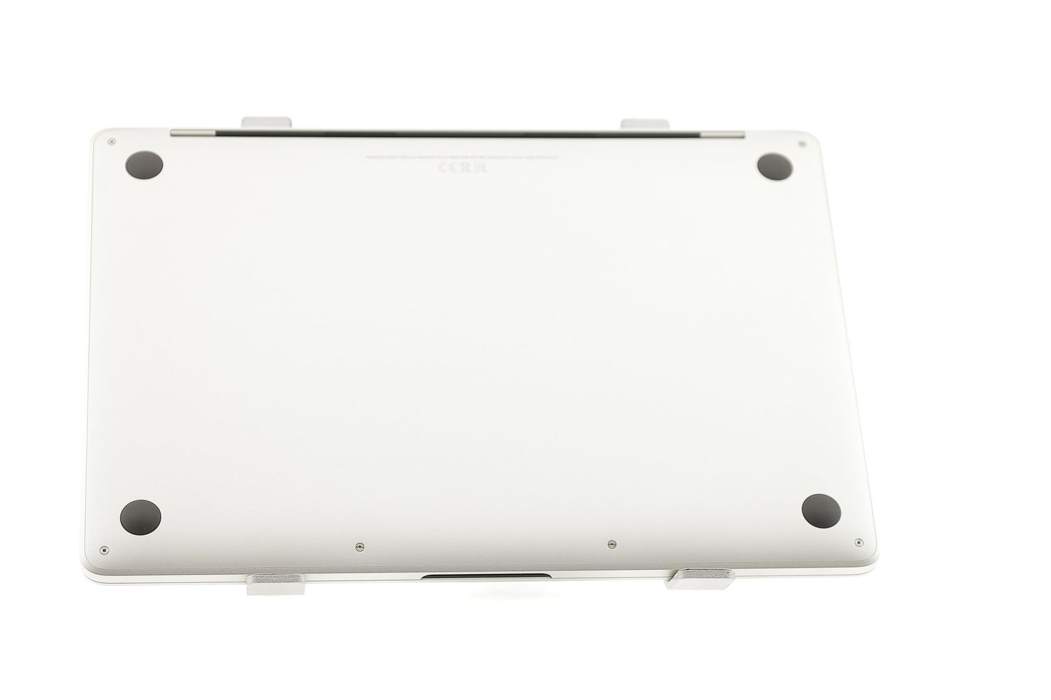 Apple MacBook Pro 13″ Touch Bar 2019, i5 1.4 GHz, 8 GB, Iris Plus Graphics 645 256 GB Silver - Ca nou