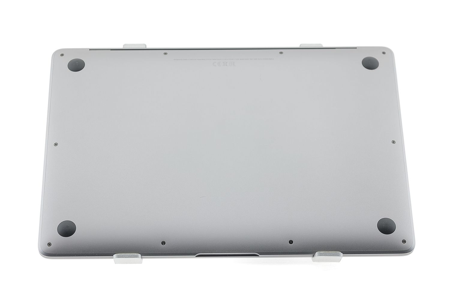 Apple MacBook Air 13″ 2020, M1 8 Cores, 8 GB, 7 core GPU 256 GB Space Gray - Много добро