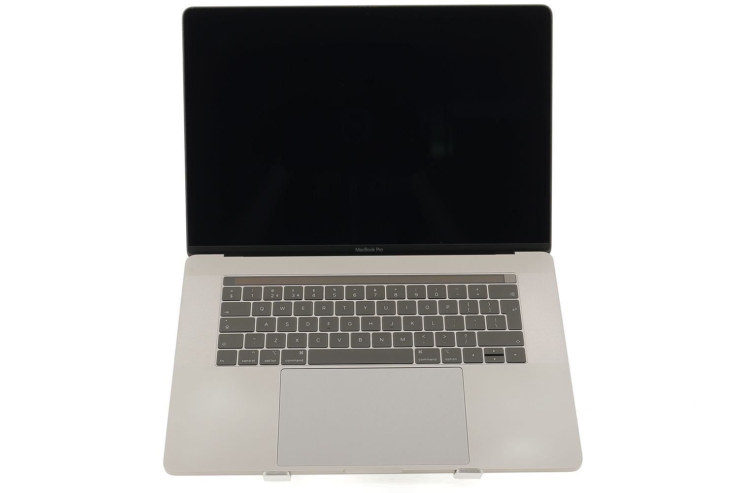 Apple MacBook Pro 15″ Touch Bar 2018, i7 2.2 GHz, 16 GB, AMD Radeon Pro 555X 256 GB Space Gray - Kiváló