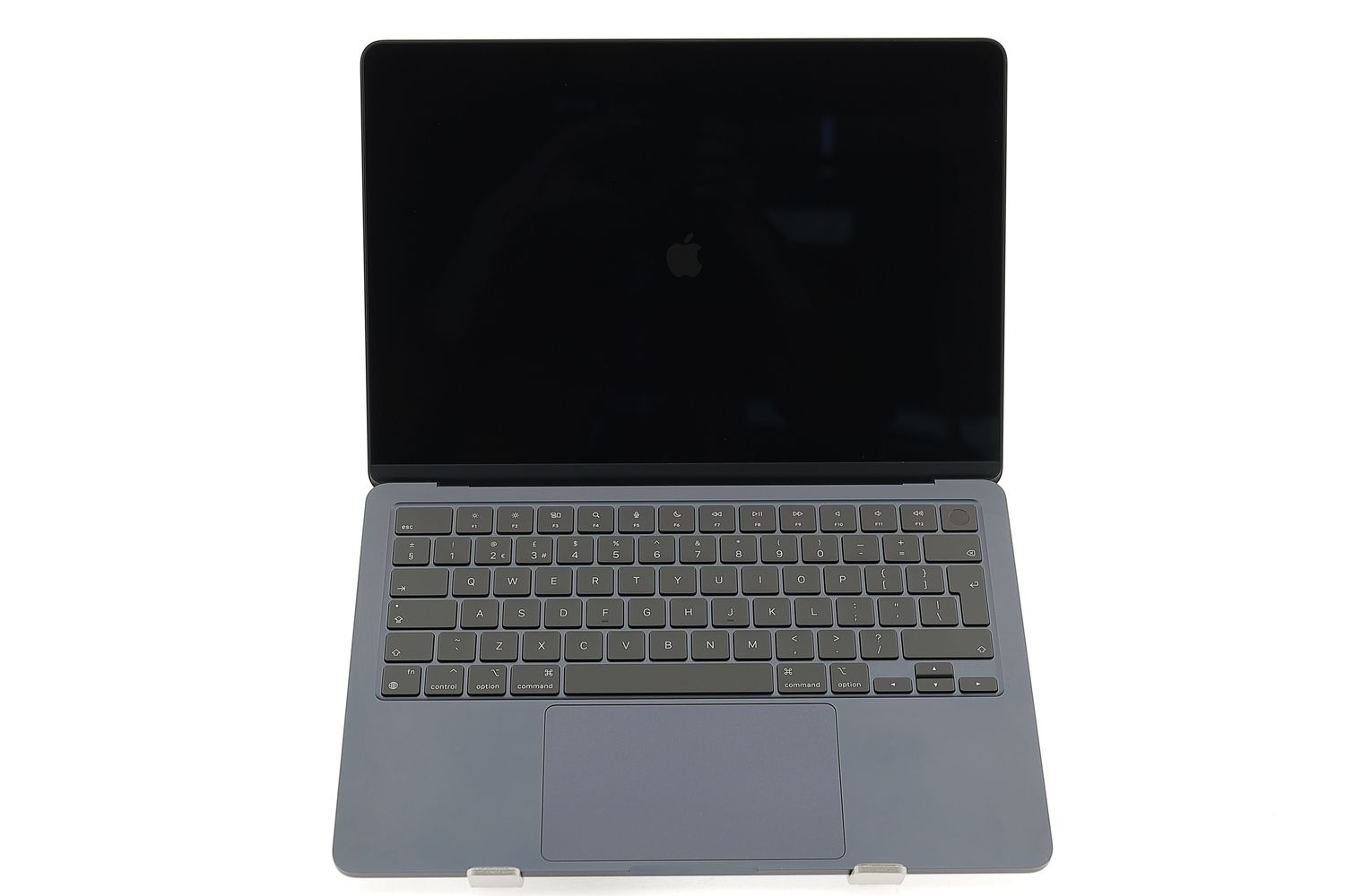 Apple MacBook Air 13″ 2022, M2 8 Cores, 8 GB, 8 core GPU 256 GB Midnight - Ca nou
