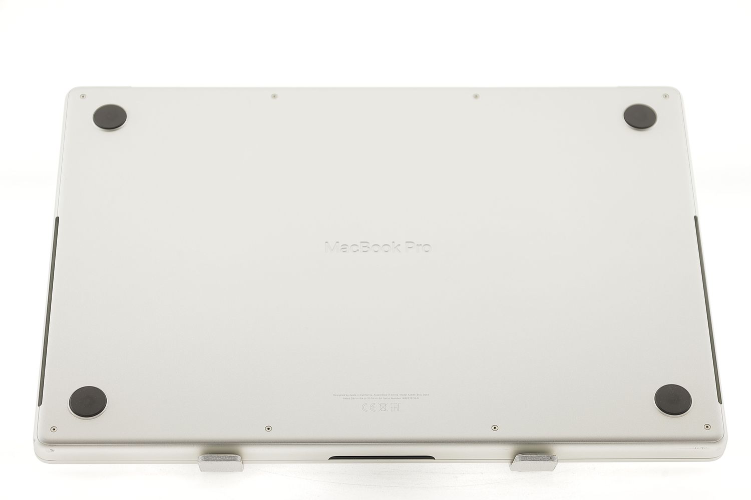 Apple MacBook Pro 16″ 2021, M1 Pro 10 Cores, 16 GB, 16 core GPU 512 GB Silver - Отлично