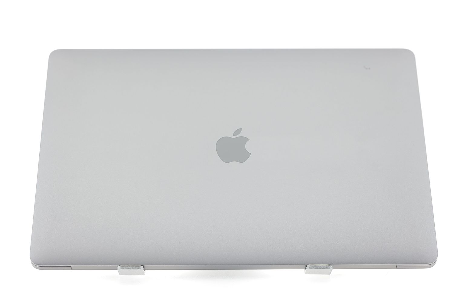 Apple MacBook Pro 15″ Touch Bar 2018, i7 2.2 GHz, 16 GB, AMD Radeon Pro 555X 256 GB Space Gray - Kiváló