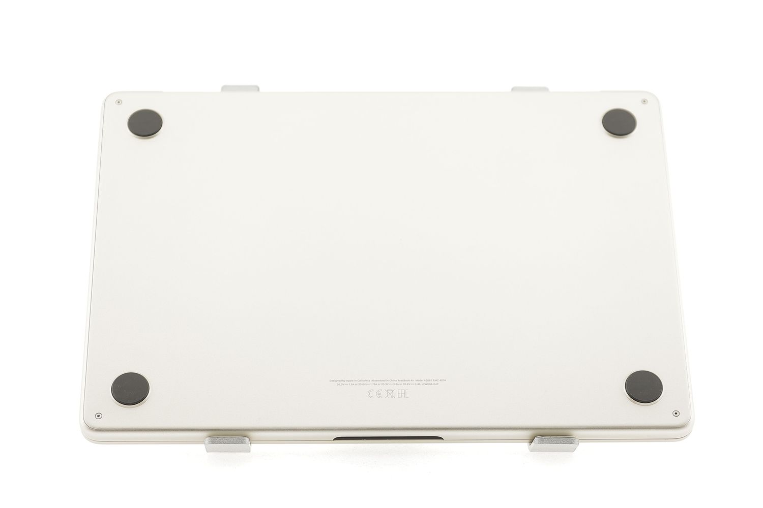 Apple MacBook Air 13″ 2022, M2 8 Cores, 8 GB, 8 core GPU 256 GB Starlight - Отлично