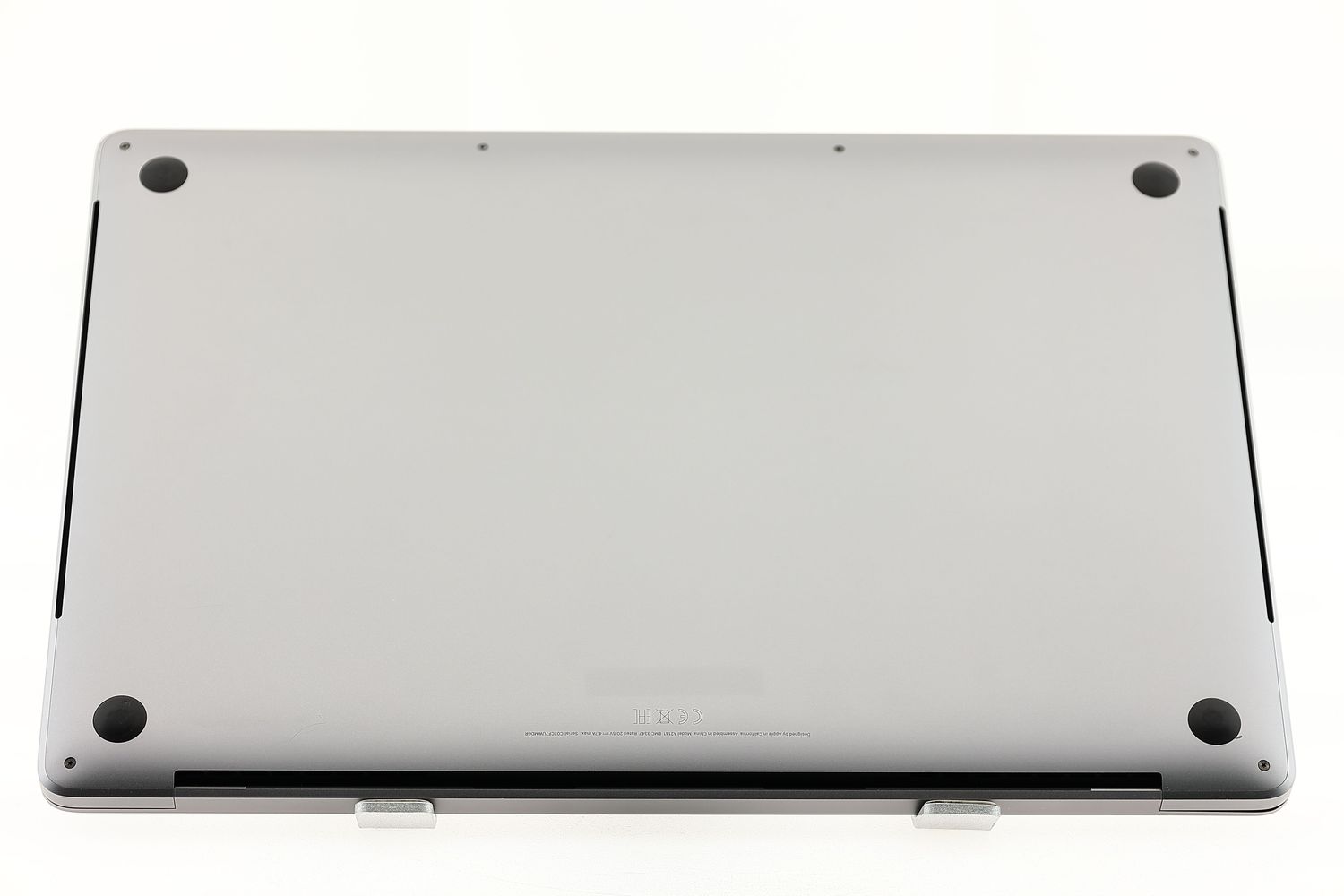 Apple MacBook Pro 16″ Touch Bar 2019, i7 2.6 GHz, 32 GB, AMD Radeon Pro 5500M 512 GB Space Gray - Foarte bun