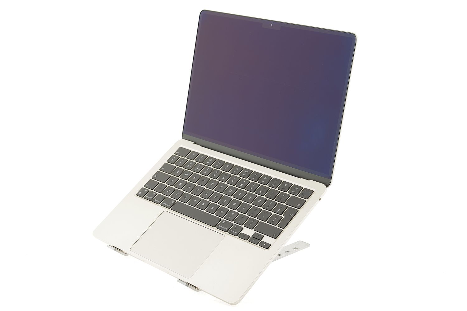 Apple MacBook Air 13″ 2022, M2 8 Cores, 8 GB, 8 core GPU 256 GB Starlight - Ca nou