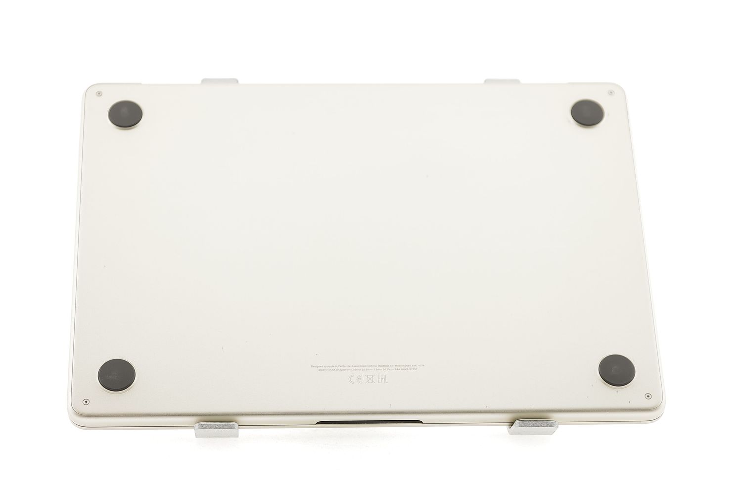 Apple MacBook Air 13″ 2022, M2 8 Cores, 8 GB, 8 core GPU 256 GB Starlight - Újszerű