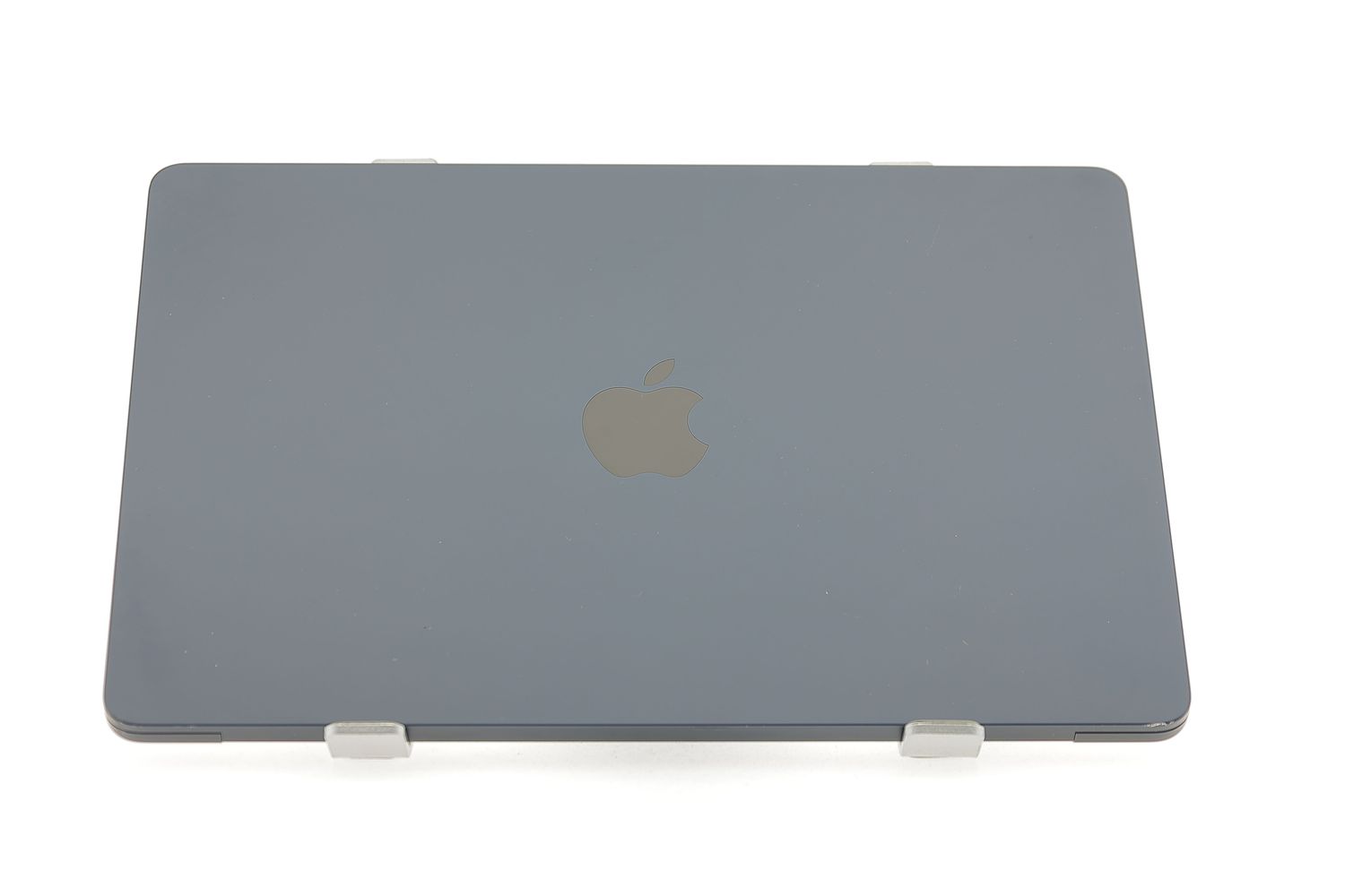Apple MacBook Air 13″ 2024, M3 8 Cores, 8 GB, 8 core GPU 256 GB Midnight - Foarte bun