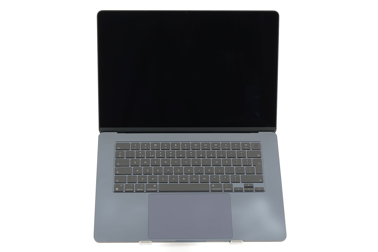 Apple MacBook Air 15″ 2023, M2 8 Cores, 8 GB, 10 core GPU 256 GB Midnight - Foarte bun