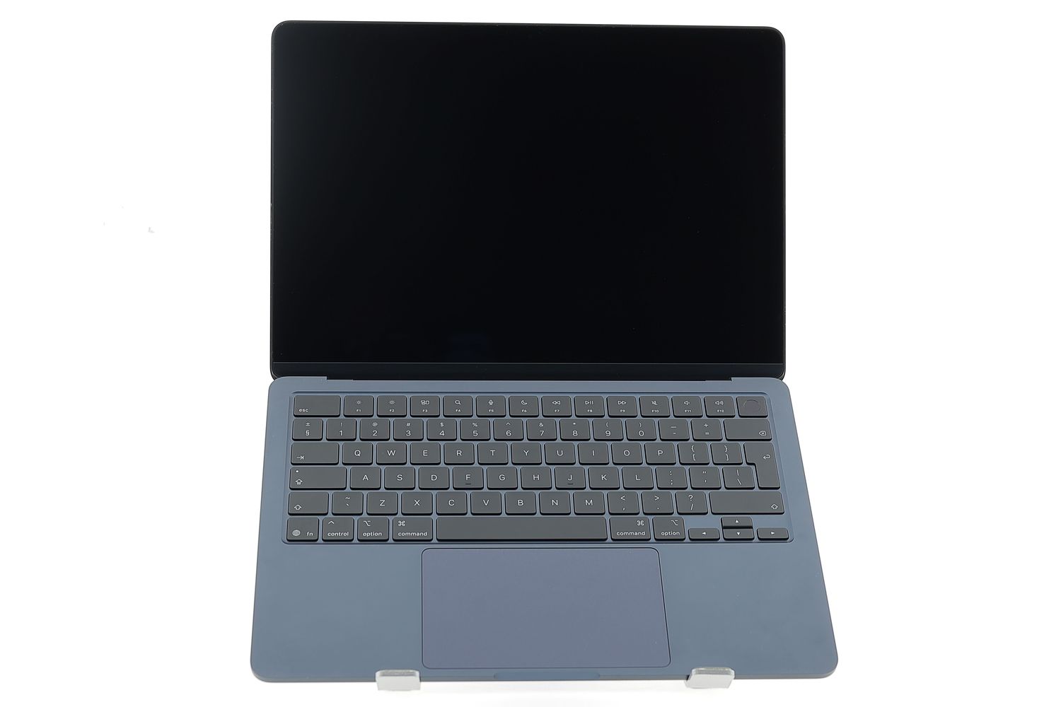 Apple MacBook Air 13″ 2025, M4 10 Cores, 16 GB, 8 core GPU 256 GB Midnight - Foarte bun