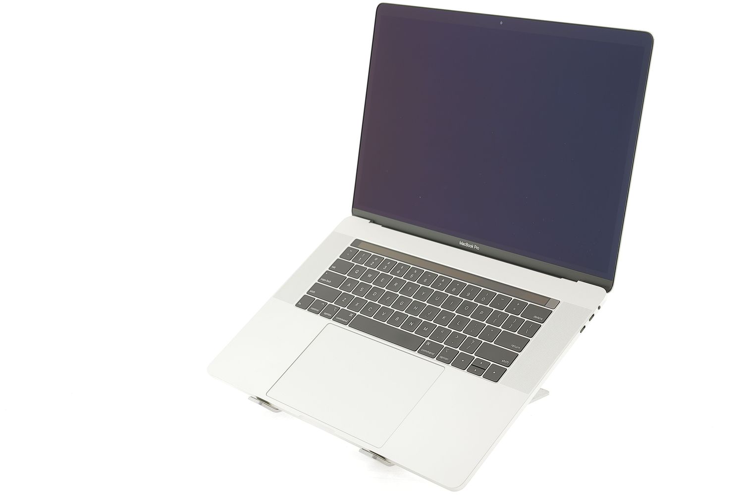 Apple MacBook Pro 15″ Touch Bar 2019, i9 2.4 GHz, 32 GB, AMD Radeon Pro 560x 1 TB Silver - Foarte bun