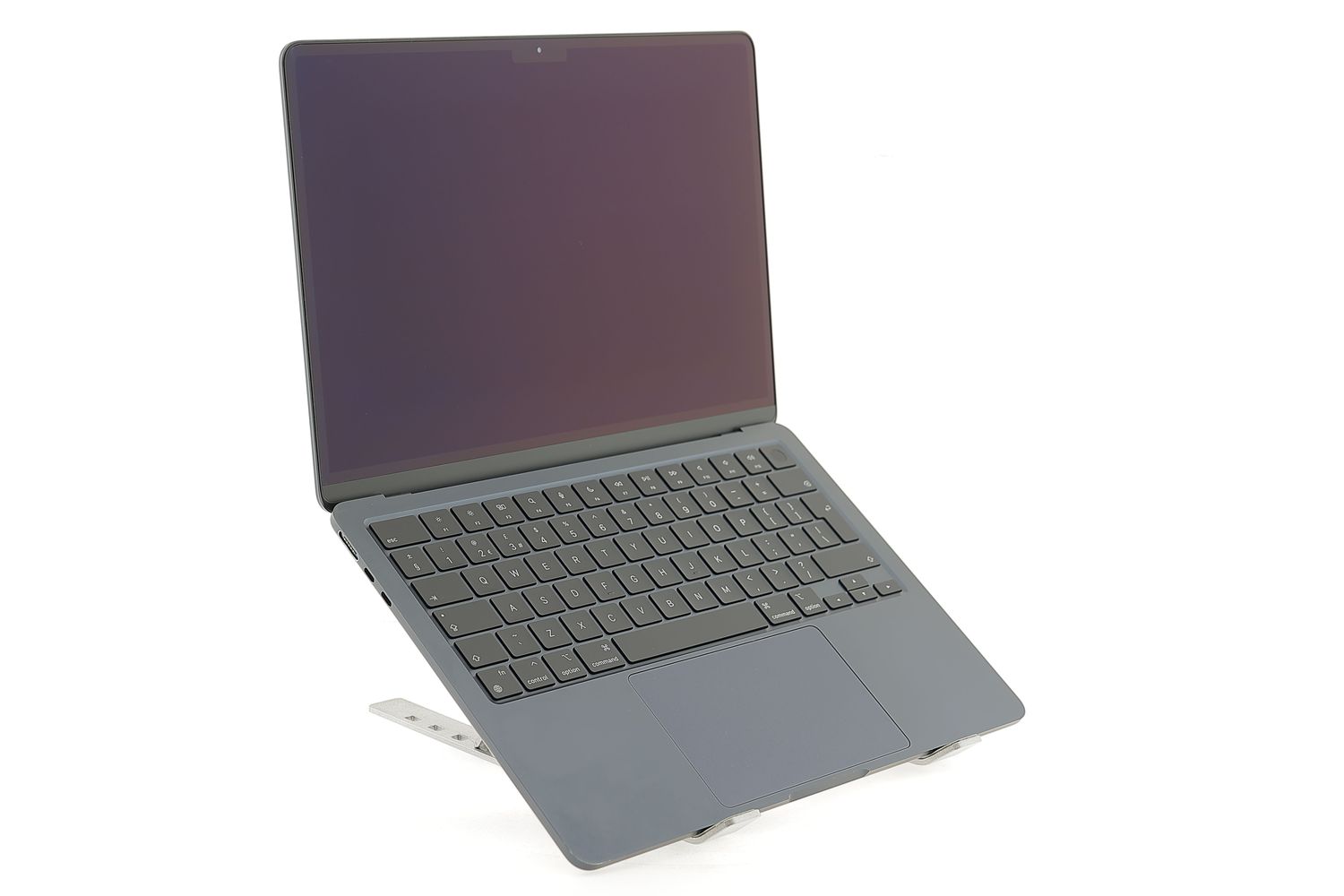 Apple MacBook Air 13″ 2022, M2 8 Cores, 8 GB, 8 core GPU 256 GB Midnight - Excelent