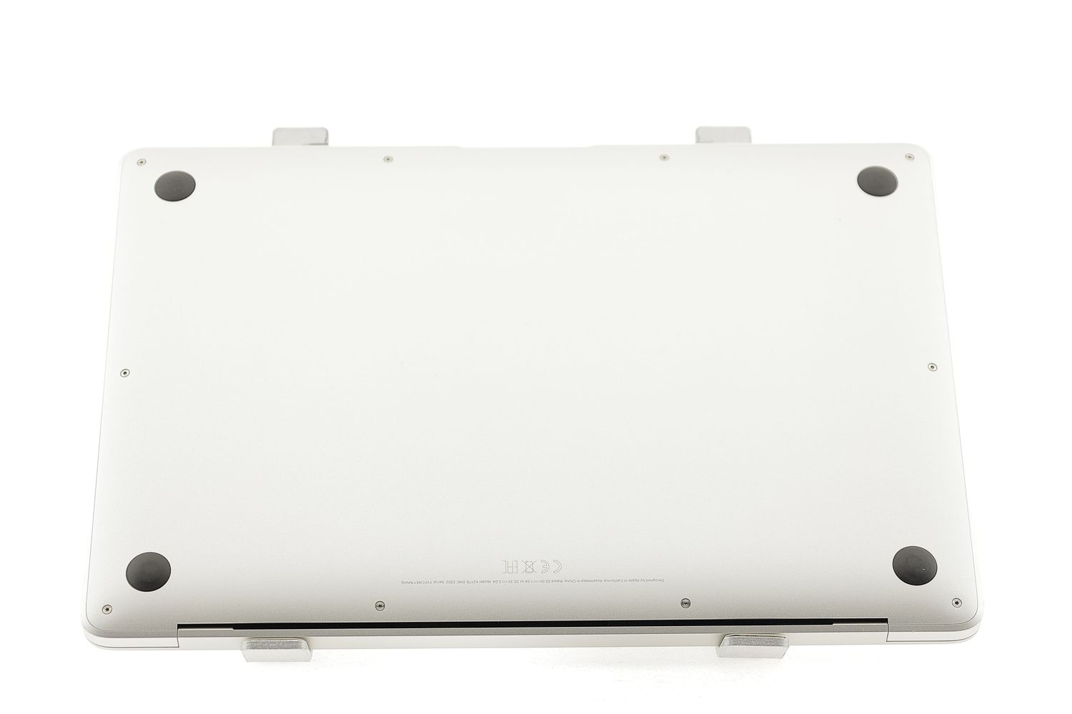 Apple MacBook Air 13″ 2020, i3 1.1 GHz, 8 GB, Intel Iris Plus 256 GB Silver - Ca nou