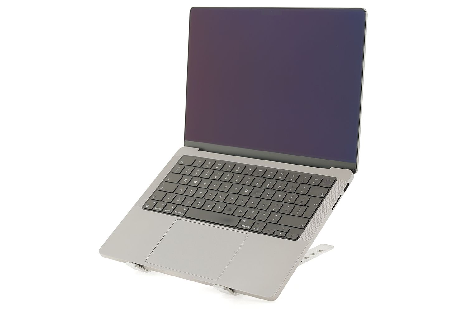 Apple MacBook Pro 14″ 2023, M3 8 Cores, 8 GB, 10 core GPU 512 GB Space Gray - Ca nou