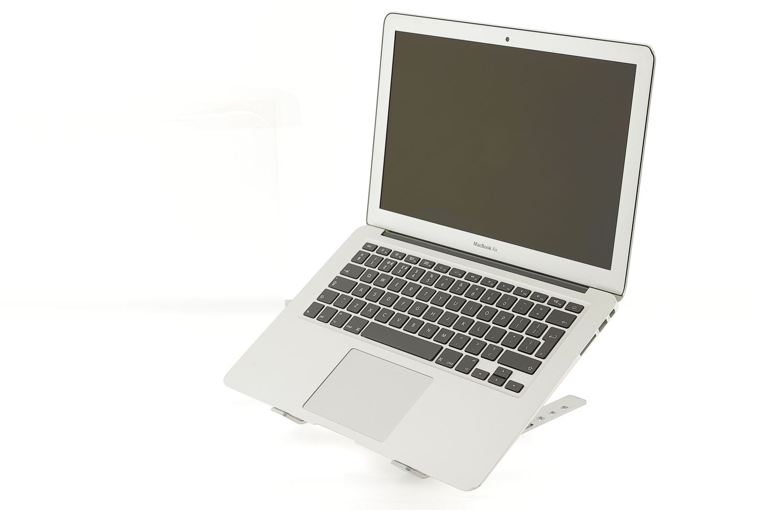 Apple MacBook Air 13″ 2017, i5 1.8 GHz, 8 GB, HD Graphics 6000 128 GB Silver - Bun