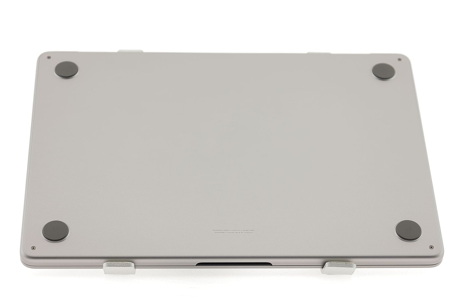 Apple MacBook Air 13″ 2022, M2 8 Cores, 8 GB, 8 core GPU 256 GB Space Gray