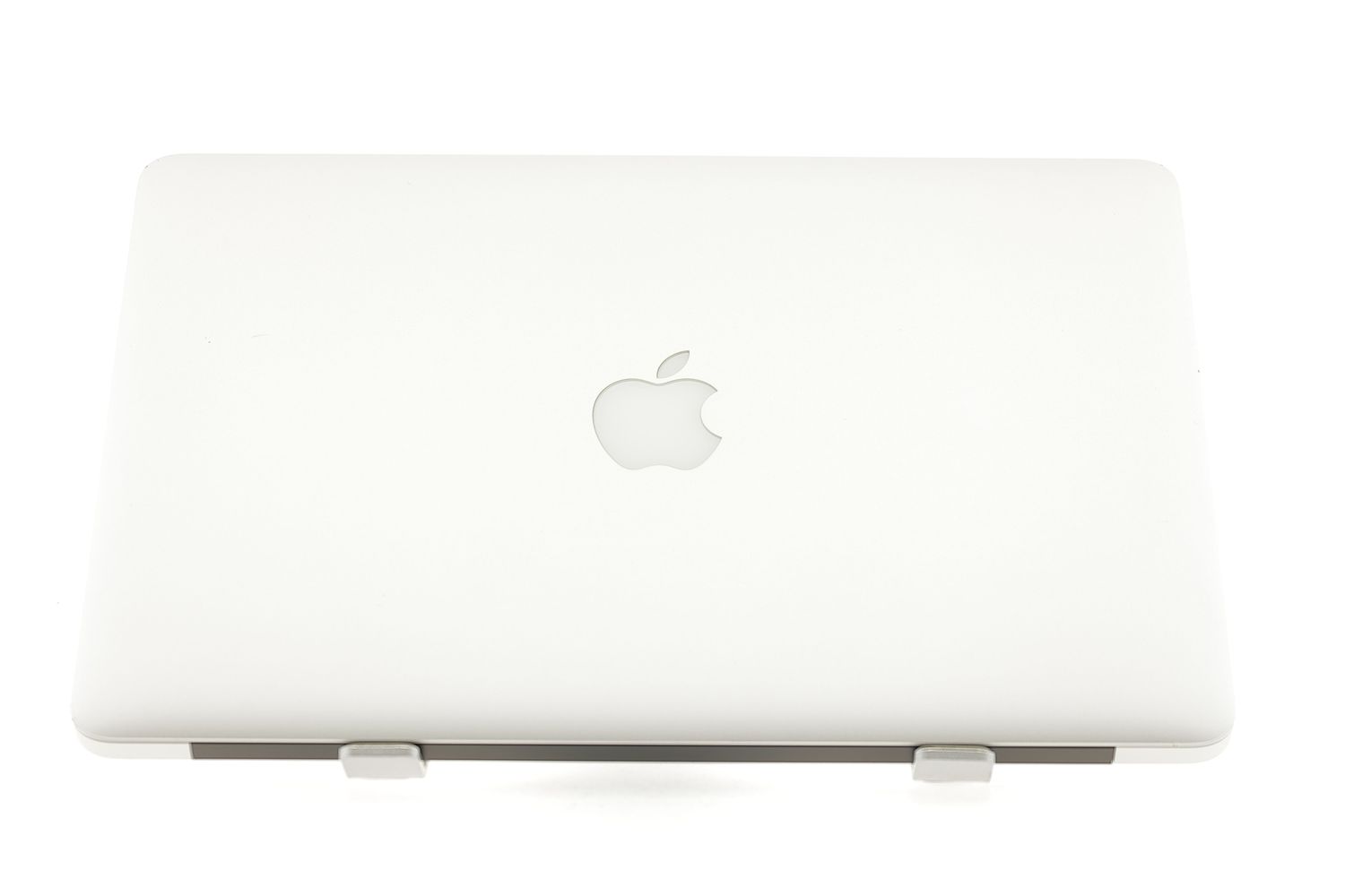 Apple MacBook Air 13″ 2017, i5 1.8 GHz, 8 GB, HD Graphics 6000 128 GB Silver - Много добро