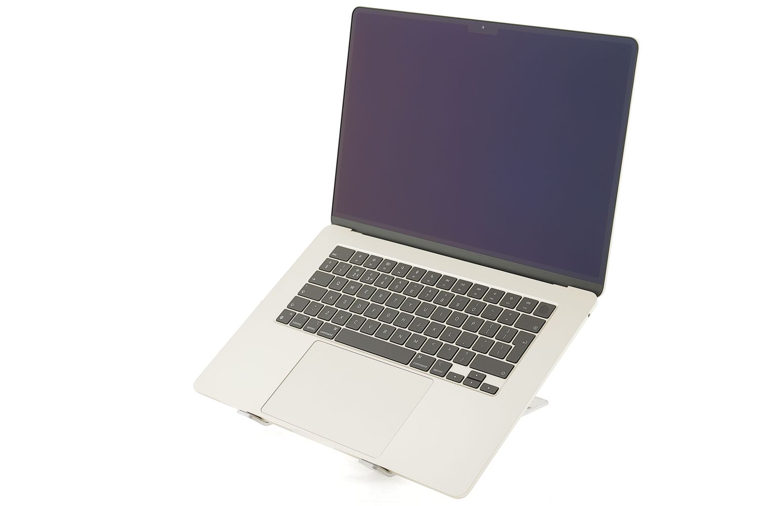 Apple MacBook Air 15″ 2024, M3 8 Cores, 16 GB, 10 core GPU 512 GB Starlight - Újszerű
