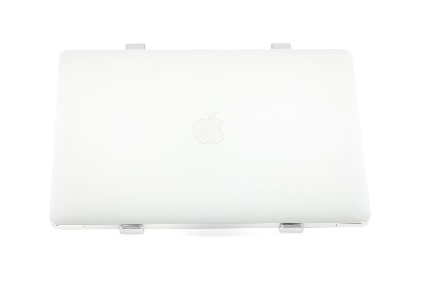 Apple MacBook Air 13″ 2020, i3 1.1 GHz, 8 GB, Intel Iris Plus 256 GB Silver - Като нов
