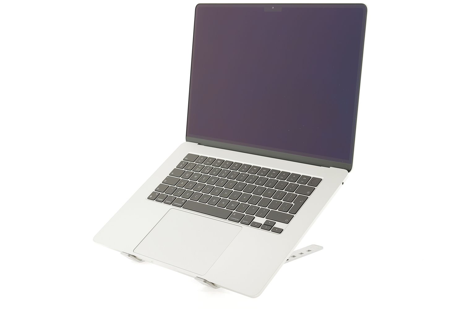 Apple MacBook Air 15″ 2024, M3 8 Cores, 8 GB, 10 core GPU 256 GB Silver - Újszerű