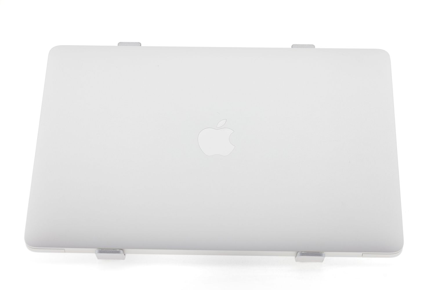 Apple MacBook Pro 13″ 2020, M1 8 Cores, 8 GB, 8 core GPU 256 GB Silver - Като нов